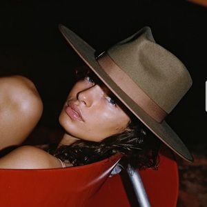 SOLD OUT COLOR ! Lack of color Zulu Hat